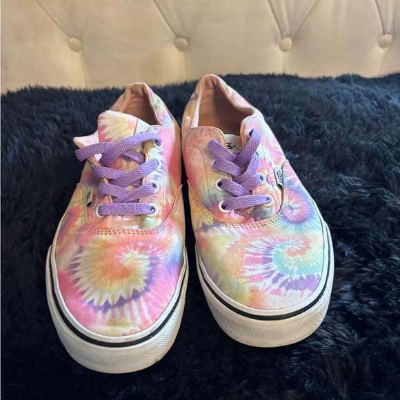 Vans - Picture 2 of 3